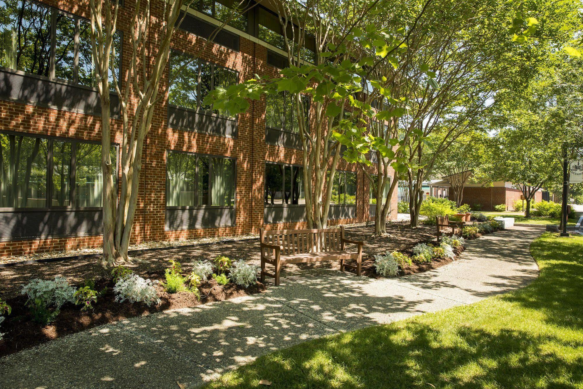 Hotel Woodlands & Suites, An Official Colonial Williamsburg