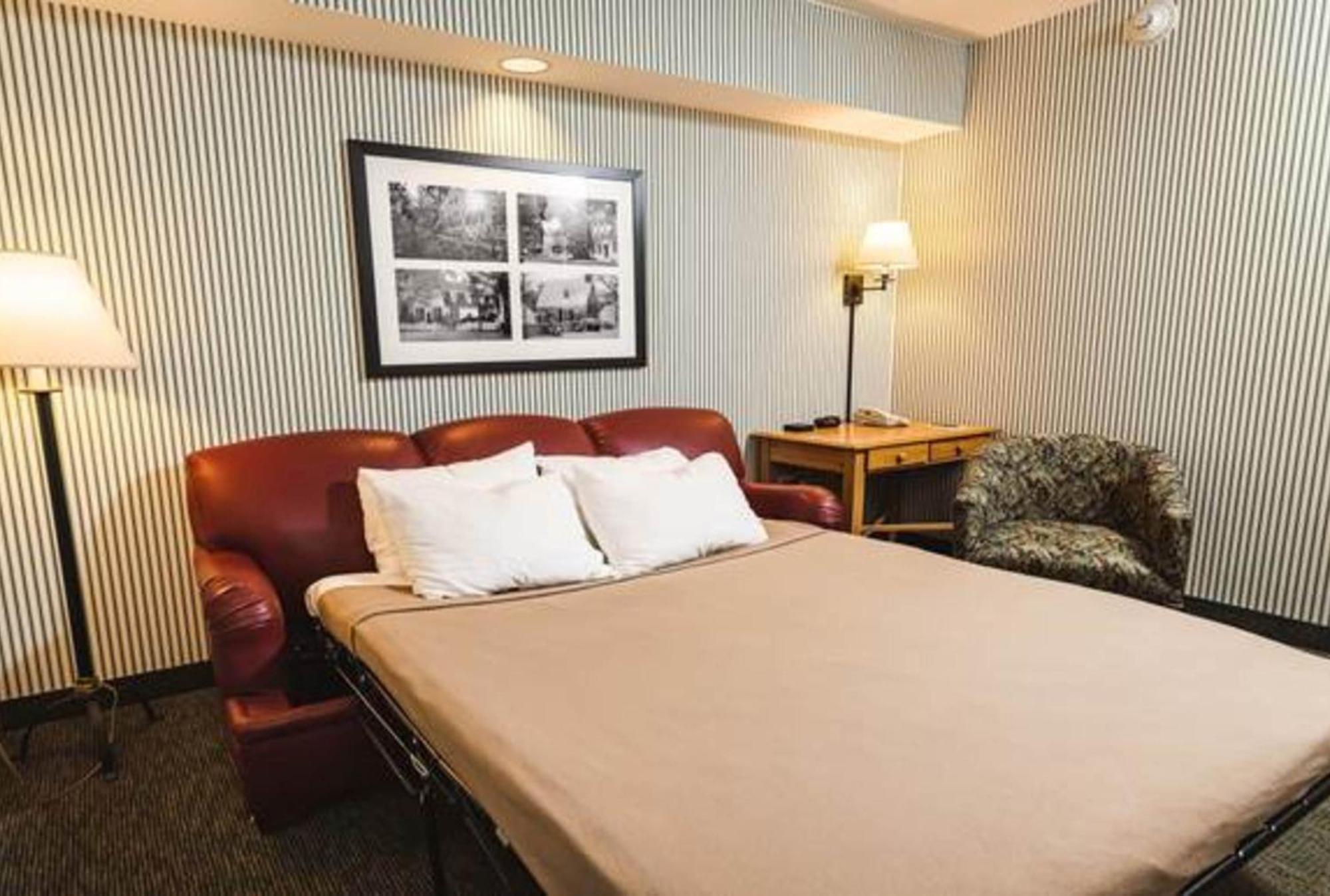 Hotel Woodlands & Suites, An Official Colonial Williamsburg